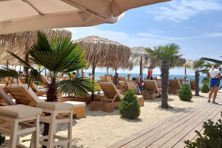 Cavo Nissos Beach Bar